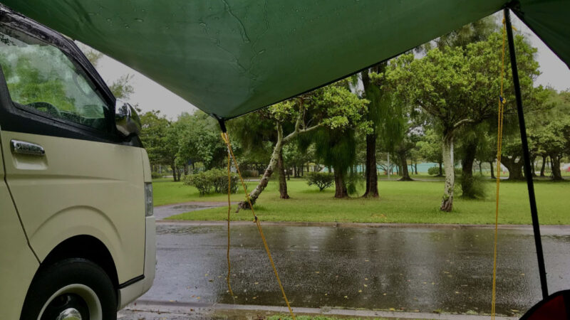 キャンプの雨対策！雨の日でも快適に過ごすためのポイント