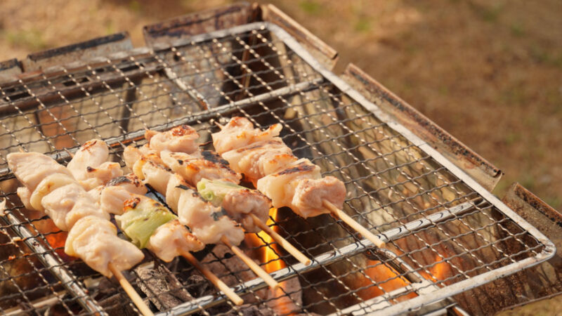 キャンプで楽しむ炭火焼BBQ！遠赤外線で美味しく！