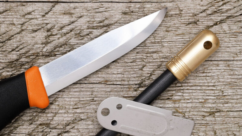 キャンプでライターを使わずに火をつける方法